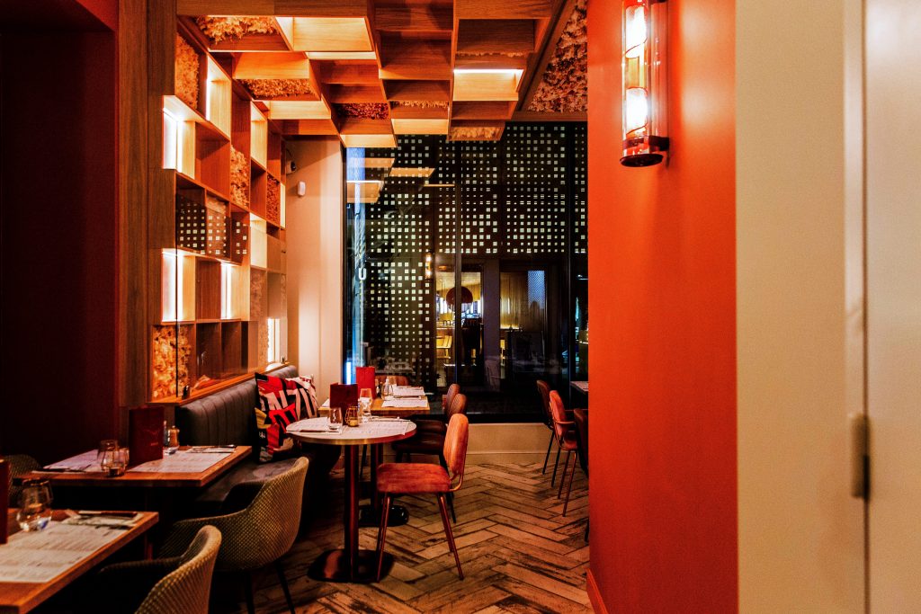 Interieur Restaurant monzu un projet de l'agence d'architecture DAVID DALIDEC
