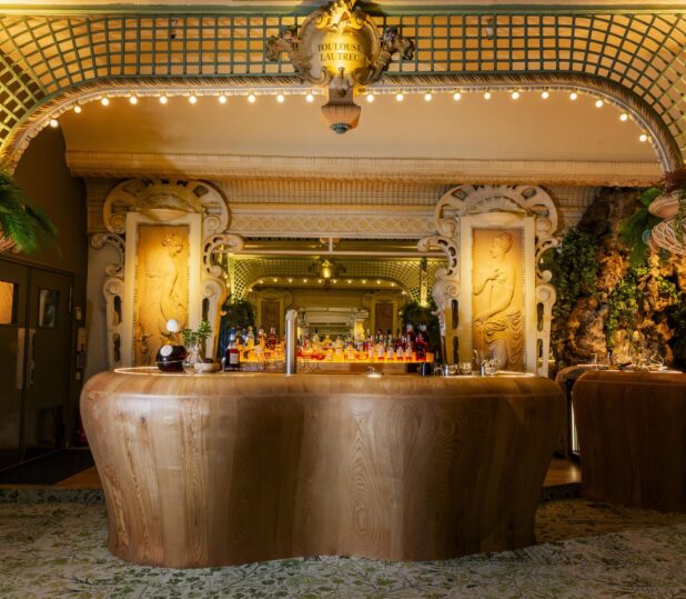 Bar du restaurant Le Chapon fin une Rénovation par l'agence d'architecture intérieure David Dalidec